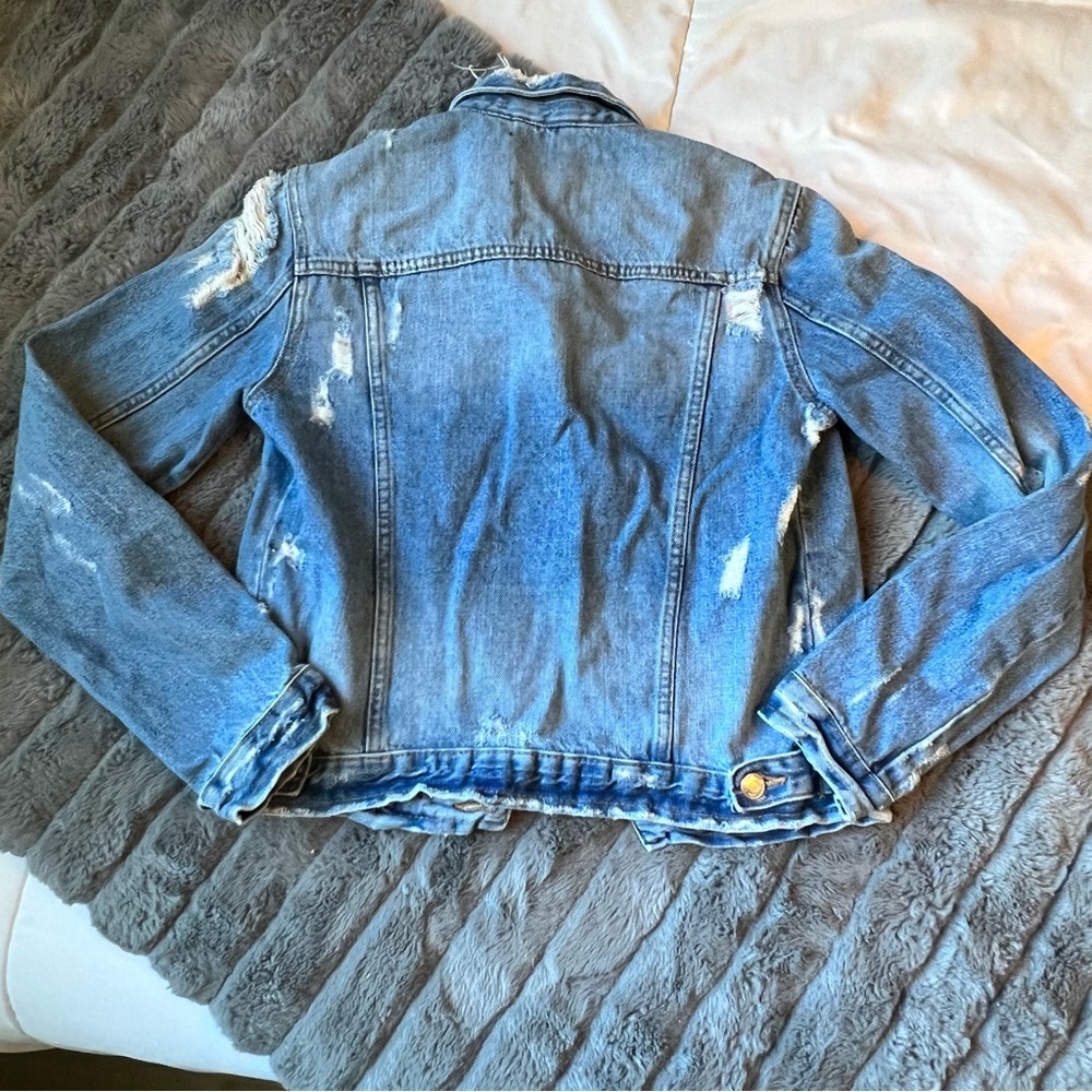 Zara Distressed Jean Jacket - Picture 4 of 4